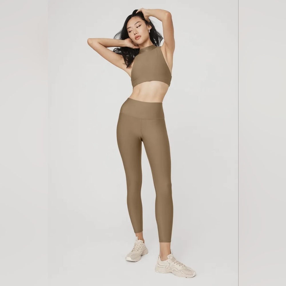 ALO Airlift Set Yoga Tan Gravel Bra and High-Waist Leggings